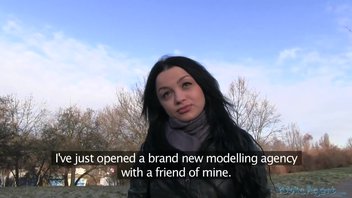 Худая русская студентка в чулках за деньги раком занимается анальным сексом